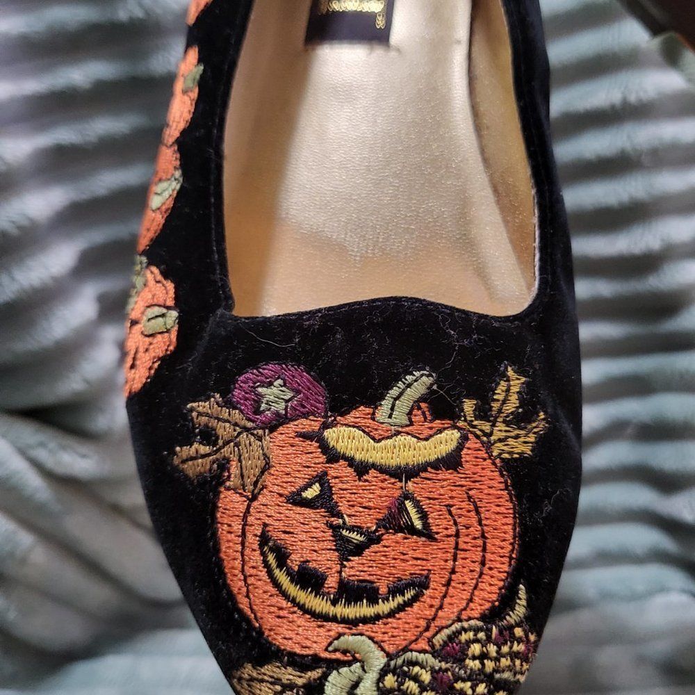 PRITZI Embroidered Jack-O'-Lantern Velvet Flats | Pumpkin Loafers | Women's 7.5 - Picture 2 of 10